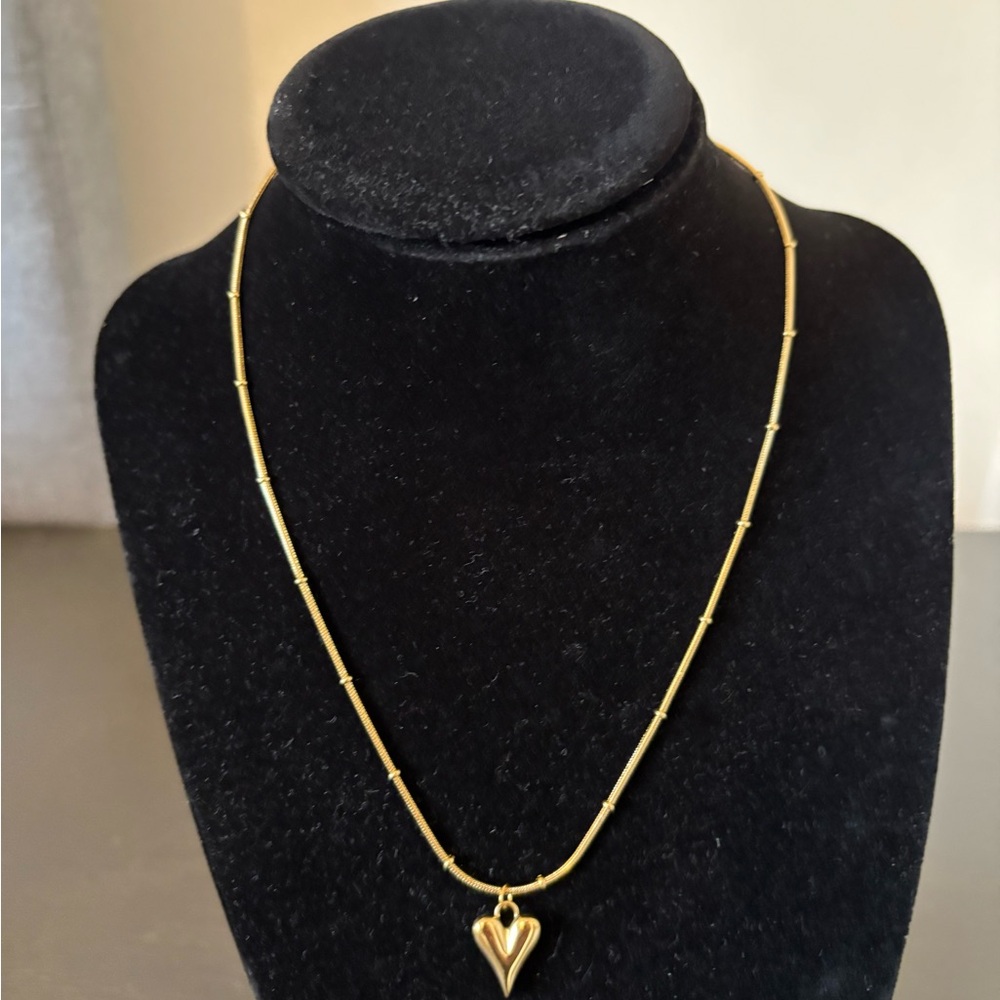 Elegant Gold Heart Pendant Necklace